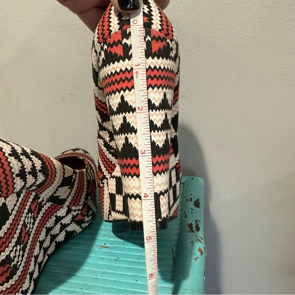 Gianni Bini Aztec Pattern Wedge Platform Shoes Size 6 - Picture 6 of 16